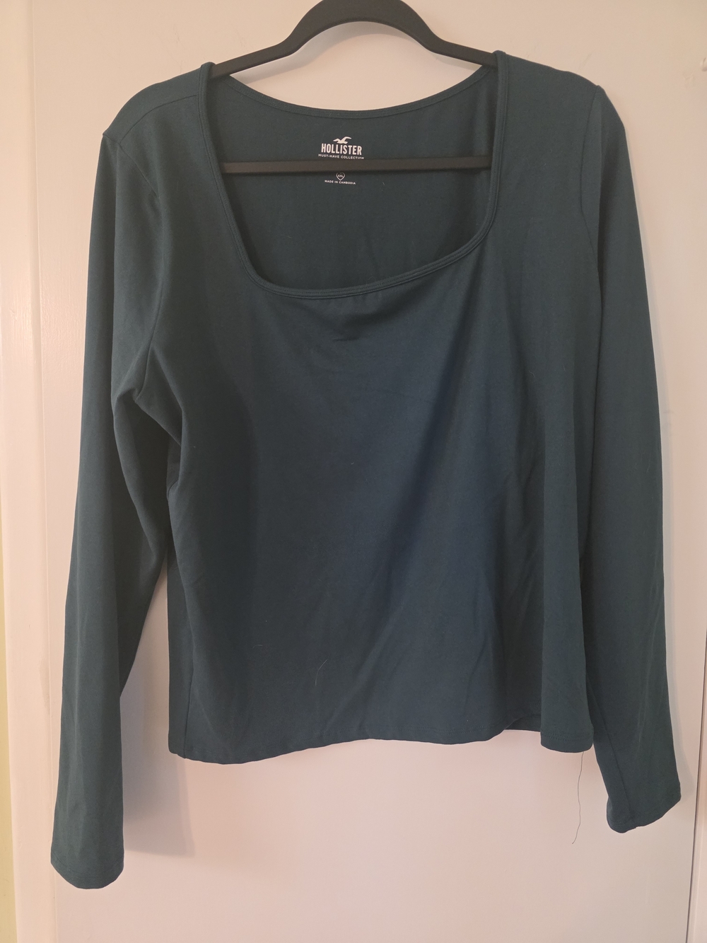 Hollister Women's Green Square Neck Long-Sleeve Top XXL